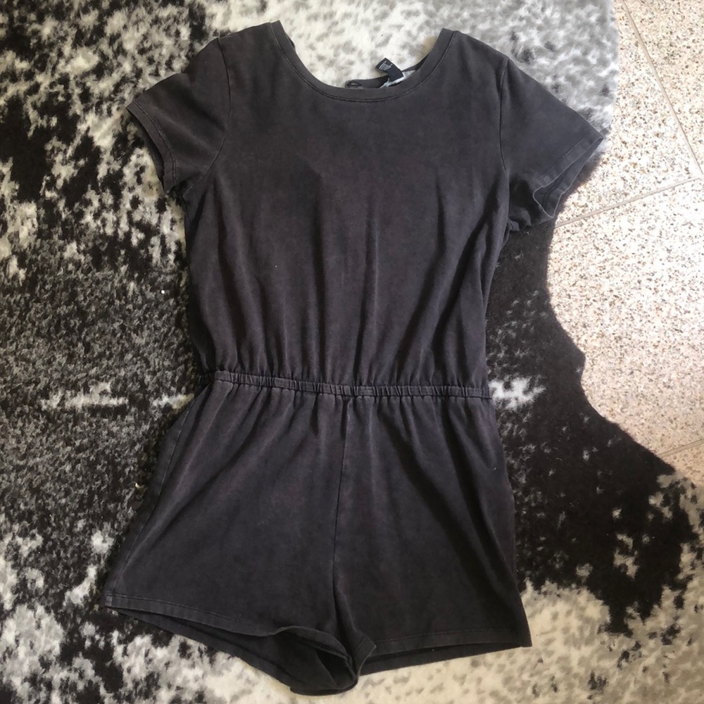 Forever 21 grey sweater shirt romper size M
